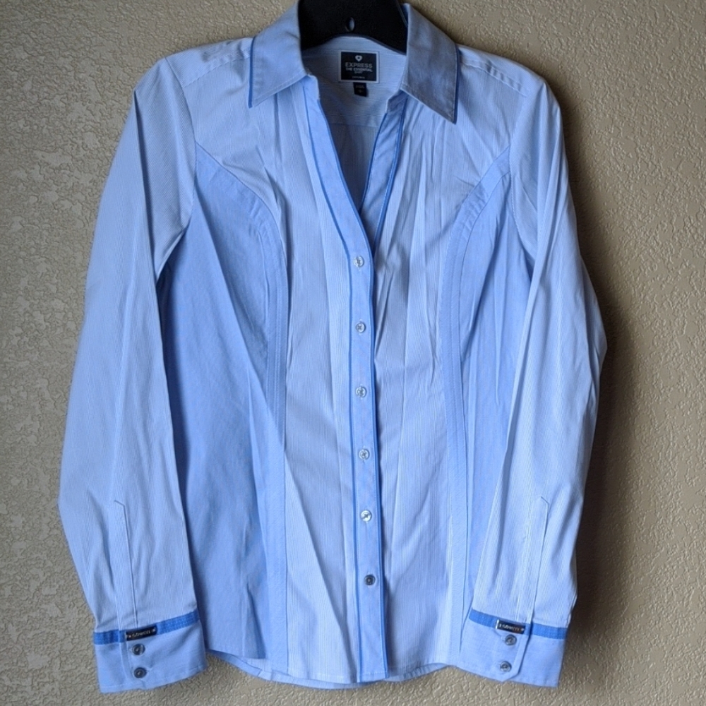 NWOT Express Essentials Shirt Sz Small